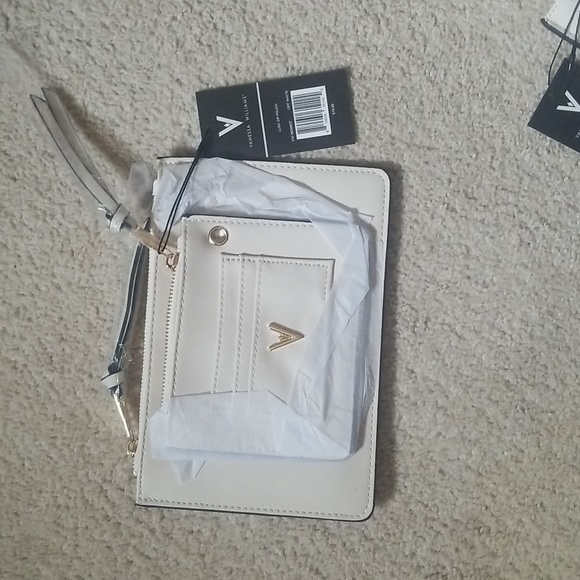 Purses - Picture 1 of 4